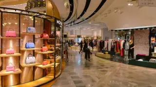 Психоаналитик объяснила, может ли шопинг помочь при стрессе