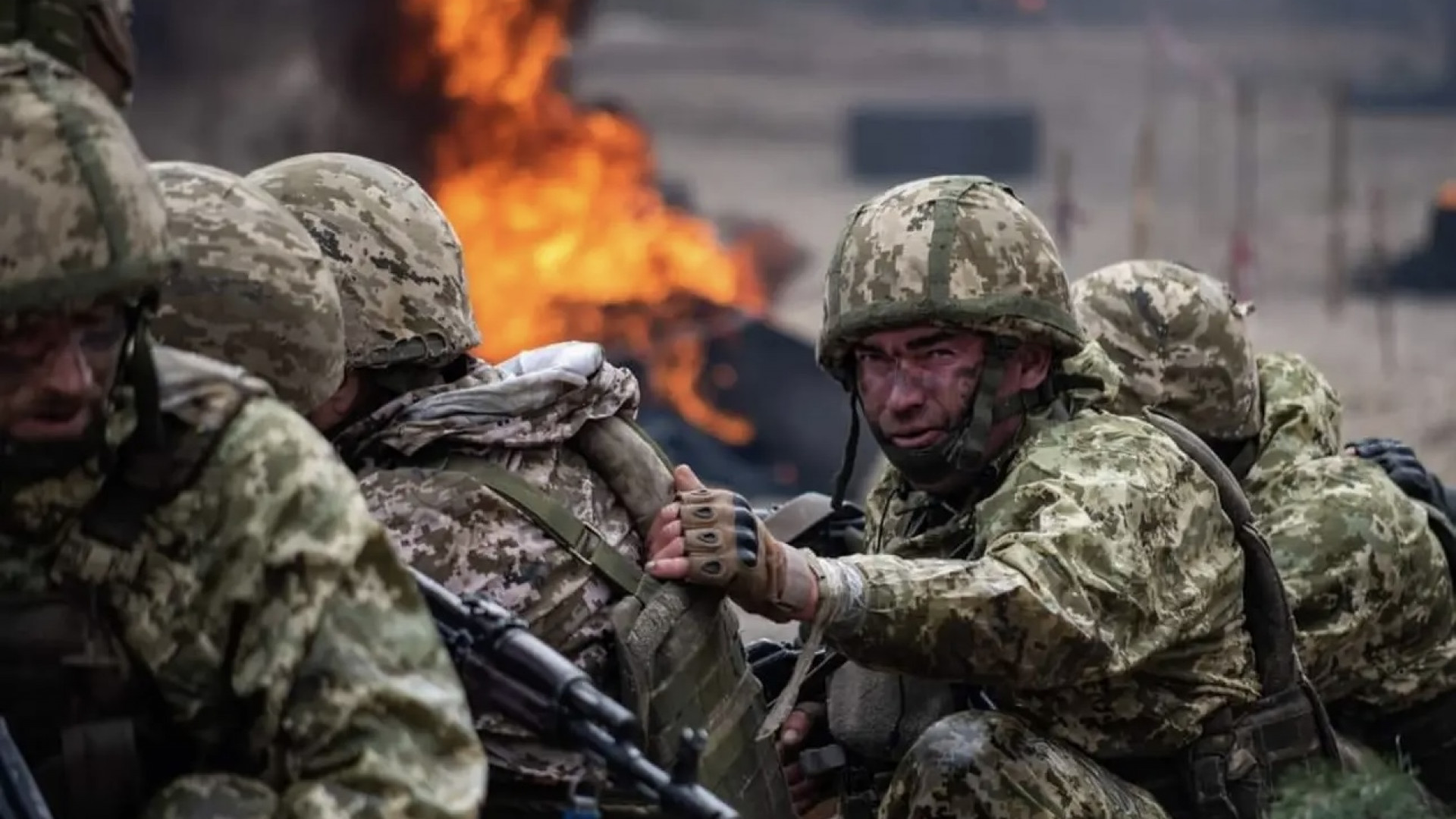 Украинцы прорвались. Российский солдат. Украинские военные. Российские бойцы на Украине.