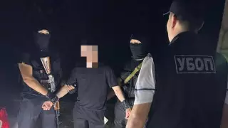 100 тысяч долларов: житель Шымкента шантажировал друга интимным фото