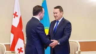 Стало известно, о чем Смаилов говорил с главой правительства Грузии