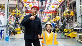 "Мой папа делает автомобили". Детские экскурсии на завод Allur