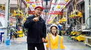 "Мой папа делает автомобили". Детские экскурсии на завод Allur