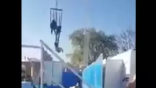 Гибель подростка на аттракционе во Франции попала на видео