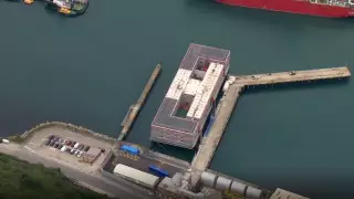 Мигрантам пригрозили отказом в госпомощи за отказ заселяться на баржу в Британии