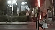 Полицейский проявил заботу о потерявшемся ребенке в Туркестане: видео