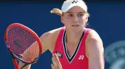 Елена Рыбакина выиграла матч "под дождем" в Канаде