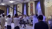 Необычный выход жениха и невесты сняли на видео в Шымкенте