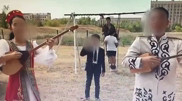 Качели развалились под детьми в "прямом эфире": акимат объяснил инцидент