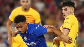 Три удаления и "кража" пенальти: "Барселона" сыграла драматичный матч в Ла Лиге