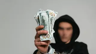 Больше 1,5 миллиона долларов конфисковали у осужденных в Алматы