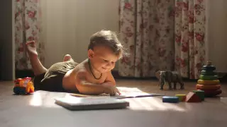 Парни не плачут? Что важно знать родителям мальчика