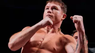 Канело объяснил, почему не станет драться с Кроуфордом