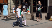 Что подарить учителю, помимо цветов, на 1 сентября