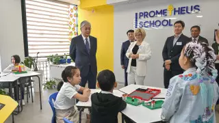 Глава государства посетил школу Prometheus School