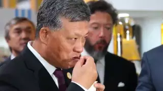 "Ваше лучше, вкуснее!" Казахстанское мороженое покорило китайского губернатора