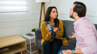 Дружба или измена? Зачем мужчины переписываются с другими женщинами