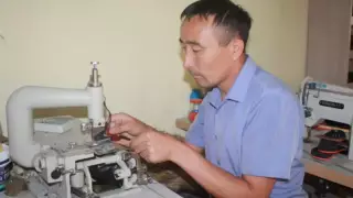 "40 000 тенге за кожаные сапоги". Житель ВКО рассказал о семейном бизнесе