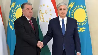 Президент Таджикистана прилетит в Астану
