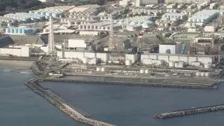 Япония начала сброс воды в океан с "Фукусимы"