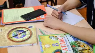 Когда увеличат учебный год в Казахстане