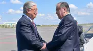 Токаев встретил Рахмона в аэропорту Астаны