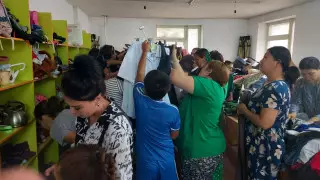 "Получили отказ в школе": родители массово просят помощи у волонтеров в Актобе