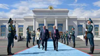 Токаев тепло попрощался с Рахмоном