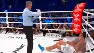 Александр Усик нокаутировал Дюбуа в спорном бою