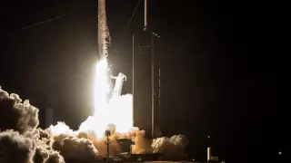 Компания Илона Маска Space X отправила на орбиту четырех человек