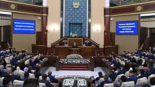 Референдум, повышение МЗП, новые министерства и банки. Главное из Послания