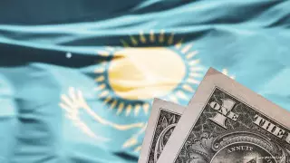 Курс доллара упал еще на 3 тенге