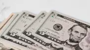 Сколько стоят доллар, евро и рубль в обменниках Казахстана