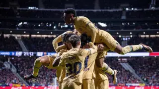 Накрутили голоса? Фанаты известной певицы отомстили игроку "Барселоны"