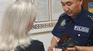 Женщину с двойным гражданством выдворили из Казахстана