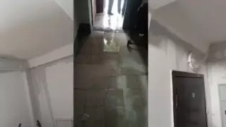 "Это происходит с первых дней": состояние новой многоэтажки показали в Актюбинской области