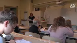 В школах Швеции возвращаются к учебникам вместо планшетов