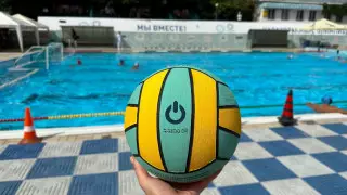 Национальный мяч появился у сборной по водному поло при поддержке Qazaq Oil