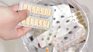 Поддельный диплом и просроченные лекарства: в восьми детских учреждениях выявлены нарушения