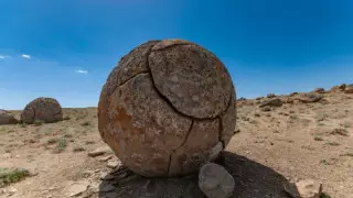 Уникальные "шары" урочища Торыш в Мангистау растаскивают на продажу - сенатор