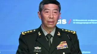 СМИ обсуждают исчезновение министра обороны Китая