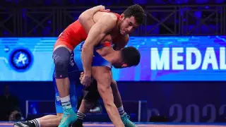 Историческое золото: казахстанский борец совершил сенсацию на ЧМ