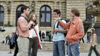 Как выглядят самые модные мужские джинсы этой осени