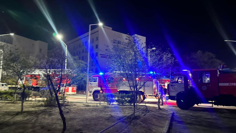 470 человек эвакуировали ночью из больницы в Актау