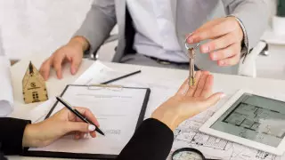 Братья пересдавали арендованное жилье алматинцам