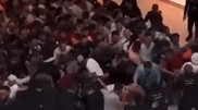 Безумие из-за iPhone 15: толпу за день до продаж заметили в Dubai Mall