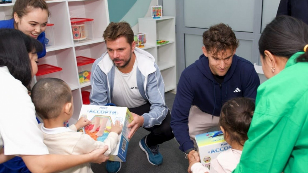 Мировые звезды тенниса посетили аутизм-центр в Астане