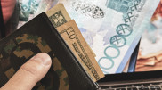 Курс доллара снижается на торгах