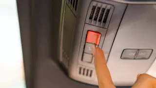 Требования по установке кнопки SOS в казахстанских авто сняли на 4 года