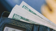 Названы официальные курсы доллара, рубля и евро на 28 сентября