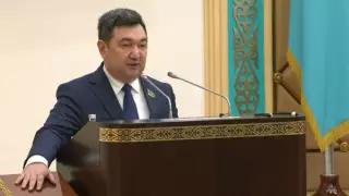 Дархан Кыдырали принес присягу депутата Сената